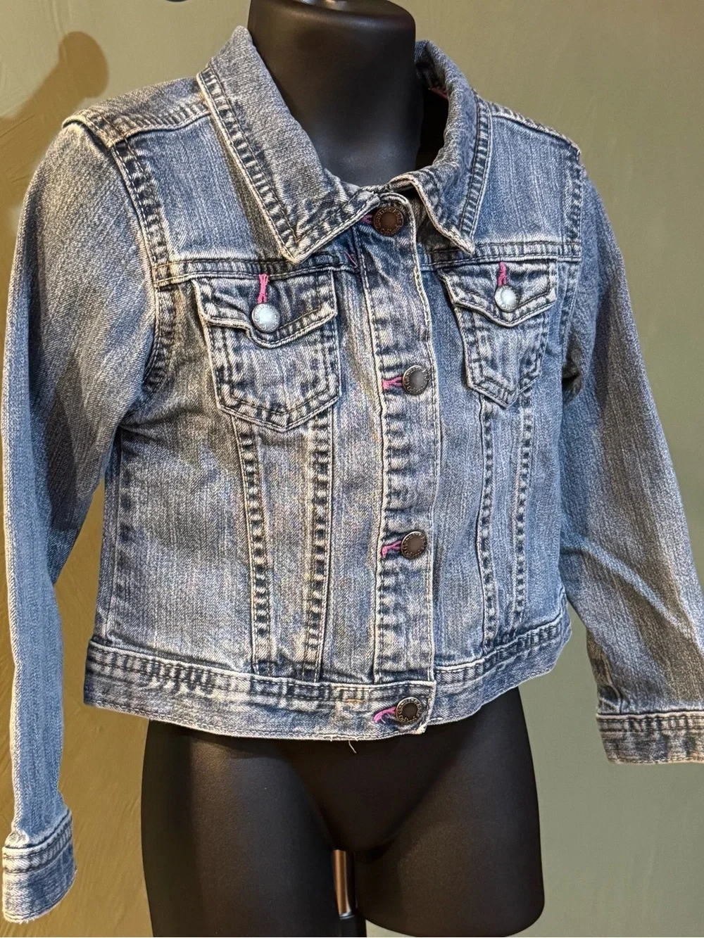 Genuine Kids from OshKosh Girls Denim Jacket Size 5T Medium Wash GUC Snap Front